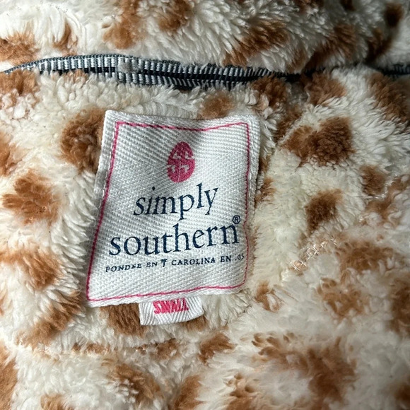 off white / cream & tan / brown leopard print Simply Southern Y neck pullover - Picture 4 of 4